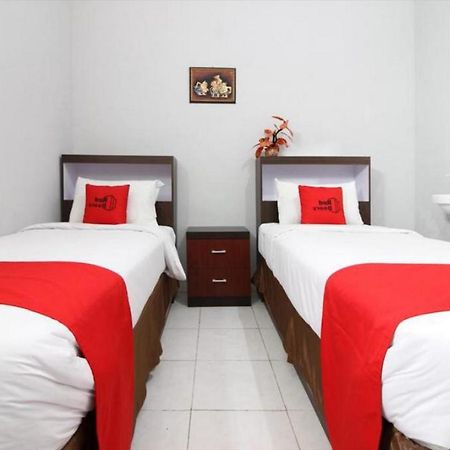 Reddoorz Plus @ Hotel Star 88 Tugu Exterior photo