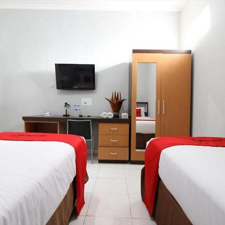 Reddoorz Plus @ Hotel Star 88 Tugu Exterior photo