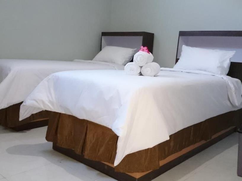 Reddoorz Plus @ Hotel Star 88 Tugu Exterior photo