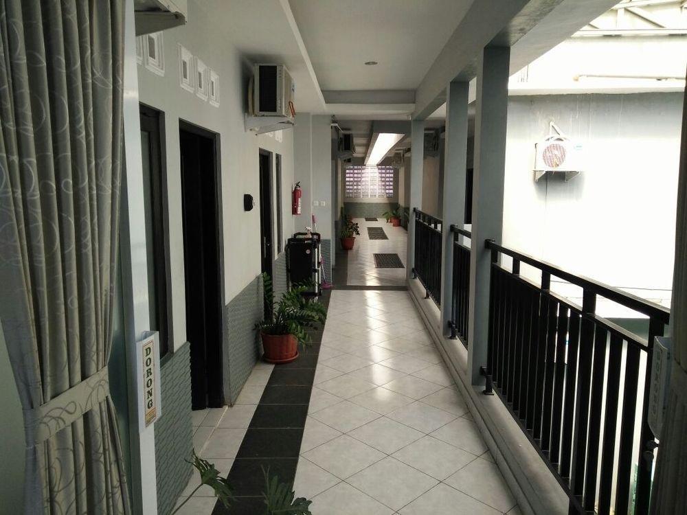 Reddoorz Plus @ Hotel Star 88 Tugu Exterior photo
