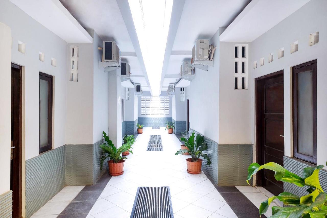 Reddoorz Plus @ Hotel Star 88 Tugu Exterior photo