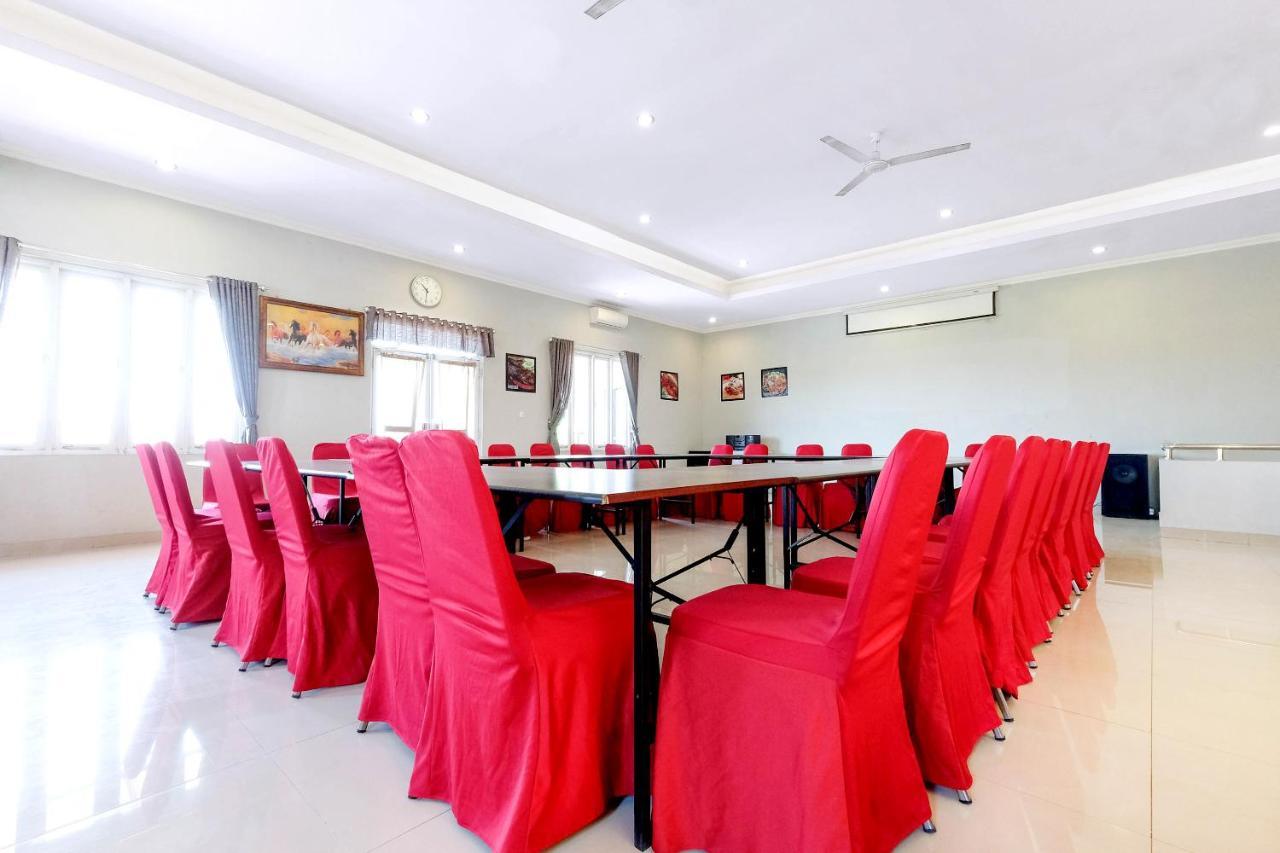 Reddoorz Plus @ Hotel Star 88 Tugu Exterior photo
