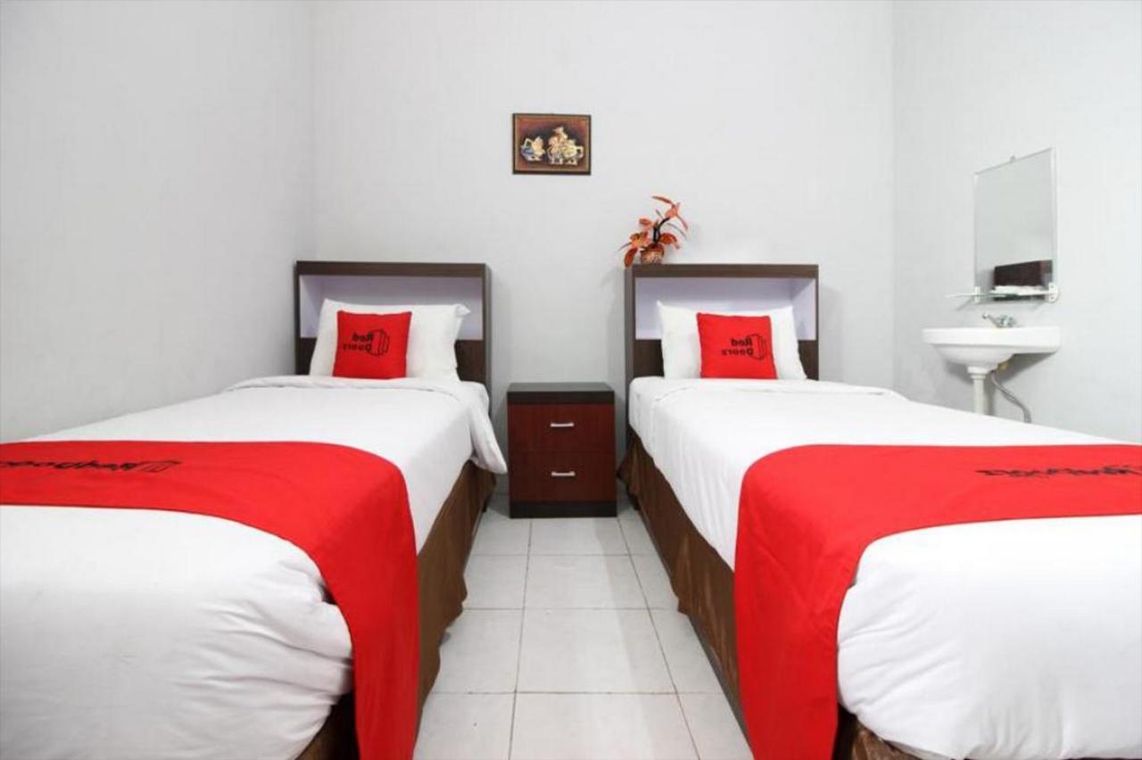 Reddoorz Plus @ Hotel Star 88 Tugu Exterior photo