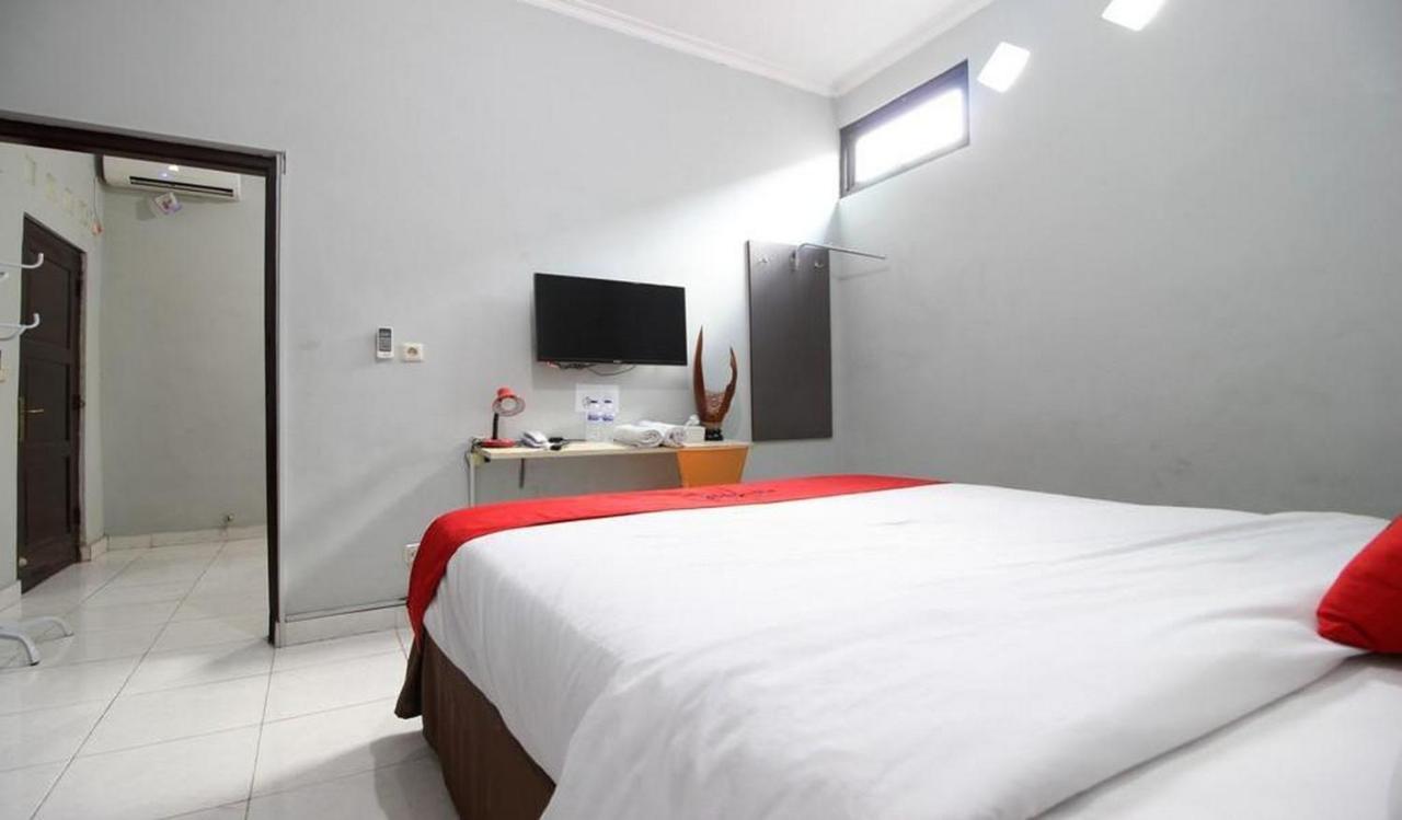 Reddoorz Plus @ Hotel Star 88 Tugu Exterior photo